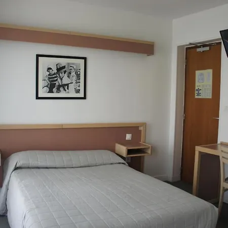 Edgar Quinet Hotel Paris