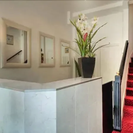 Edgar Quinet Hotel