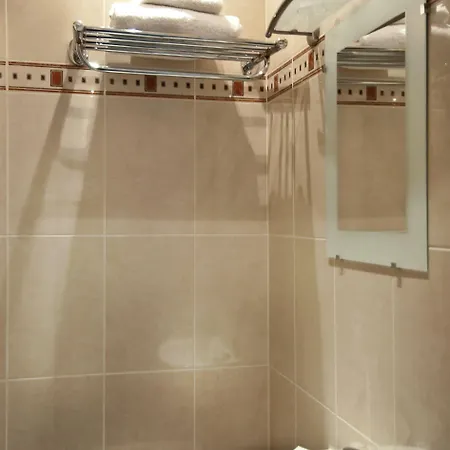 Edgar Quinet Hotel 2*