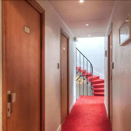 Edgar Quinet 2* Párizs