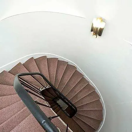Edgar Quinet Hotel Paris