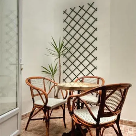 Edgar Quinet 2* Parigi