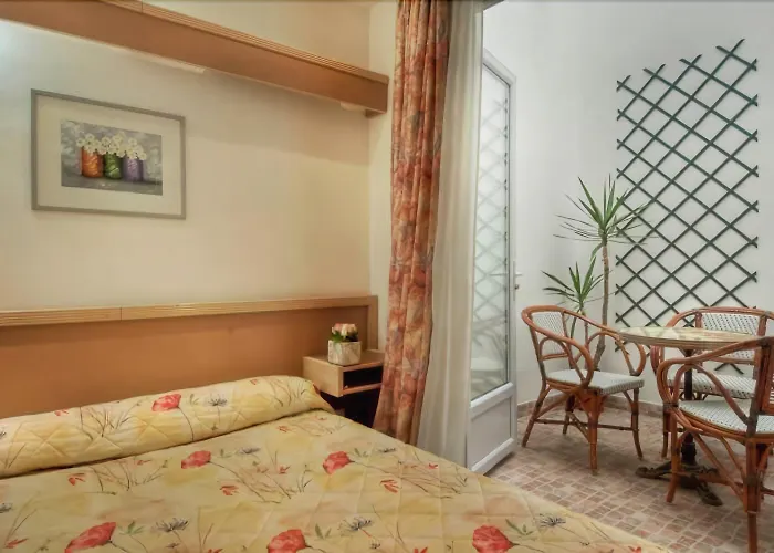 Edgar Quinet Hotel 2*