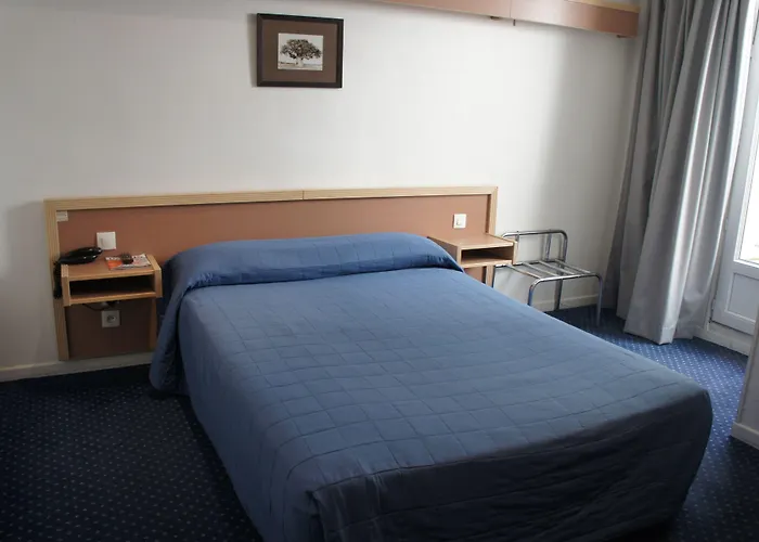 Edgar Quinet Hotel Paris