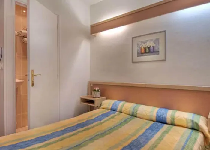 Edgar Quinet 2* Paris