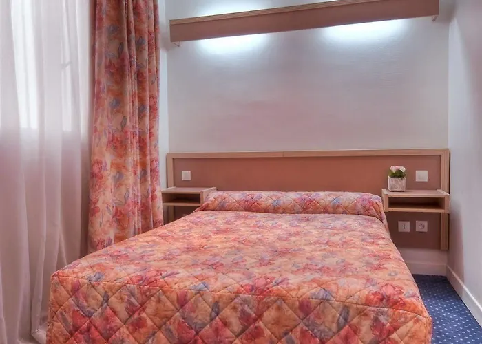 Edgar Quinet 2* Paris