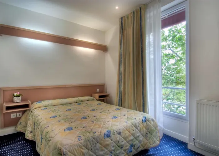 オテル エドガー キネ 2* パリ