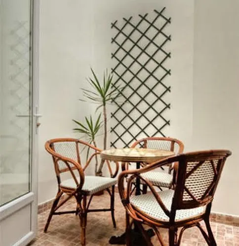 Edgar Quinet 2* Paris